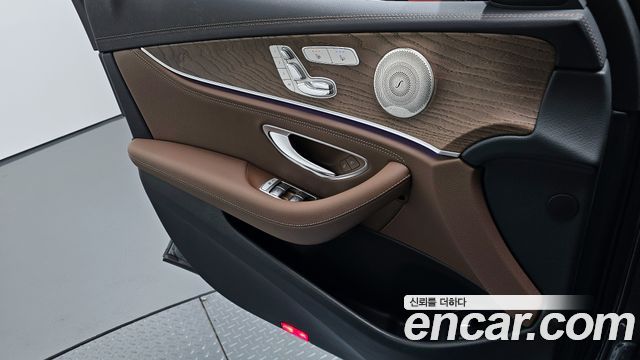 Mercedes-Benz E-Class E300e 4MATIC Exclusive