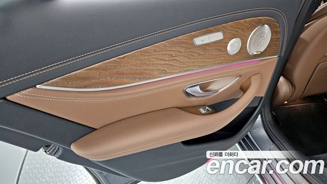 Mercedes-Benz E-Class E300e 4MATIC Exclusive