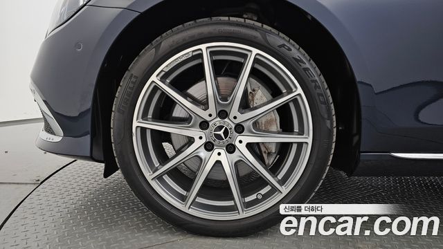 Mercedes-Benz E-Class E300e 4MATIC Exclusive