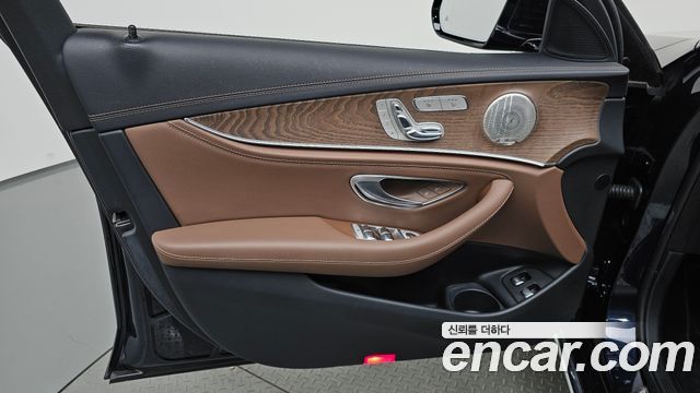 Mercedes-Benz E-Class E300e 4MATIC Exclusive