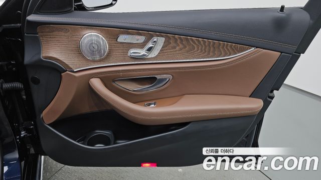 Mercedes-Benz E-Class E300e 4MATIC Exclusive