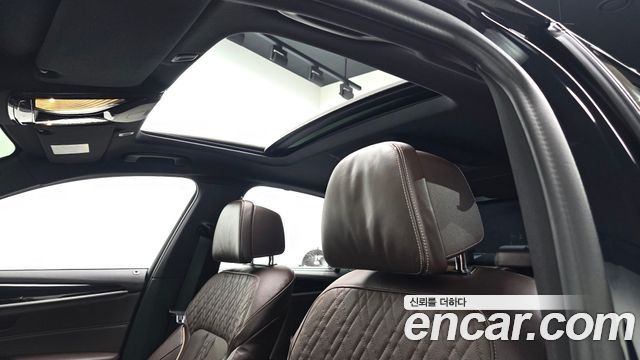 BMW 5-Series 530i M Sport Package