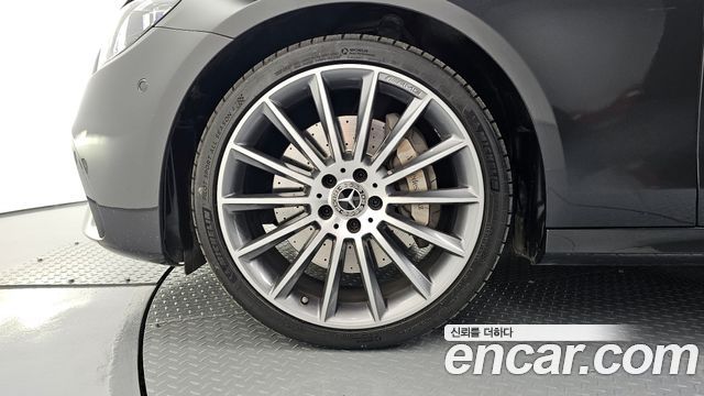 Mercedes-Benz E-Class E350 4MATIC AMG Line