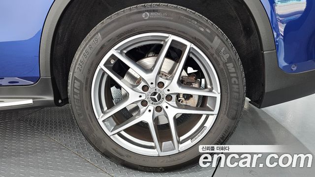 Mercedes-Benz GLC-Class GLC350e 4MATIC AMG Line