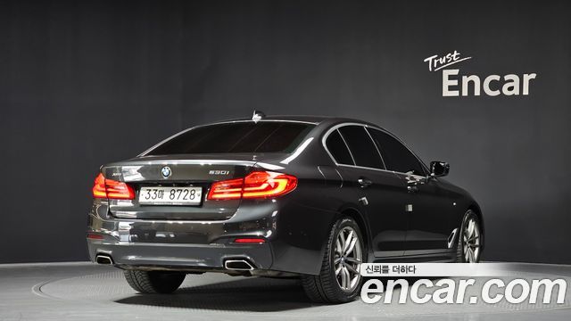 BMW 5-Series 530i M Sport Package Plus