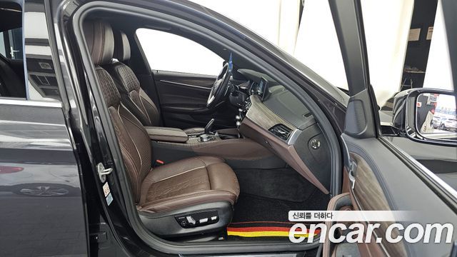 BMW 5-Series 530i M Sport Package Plus