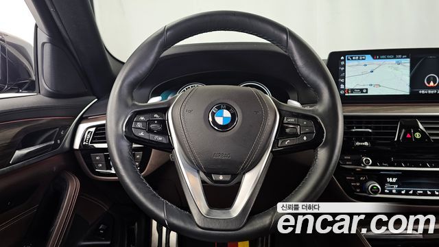 BMW 5-Series 530i M Sport Package Plus