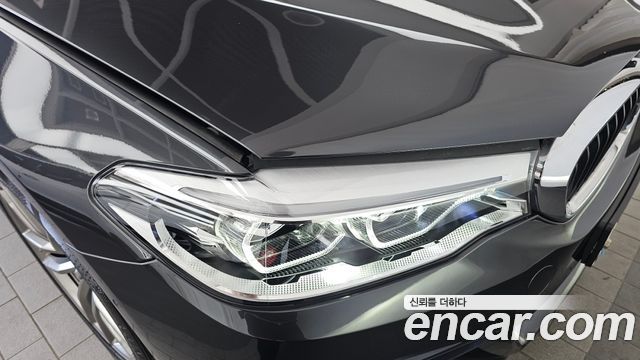 BMW 5-Series 530i M Sport Package Plus