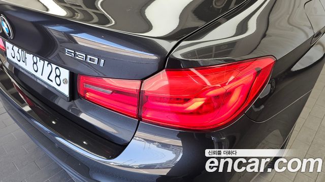 BMW 5-Series 530i M Sport Package Plus