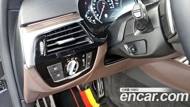 BMW 5-Series 530i M Sport Package Plus