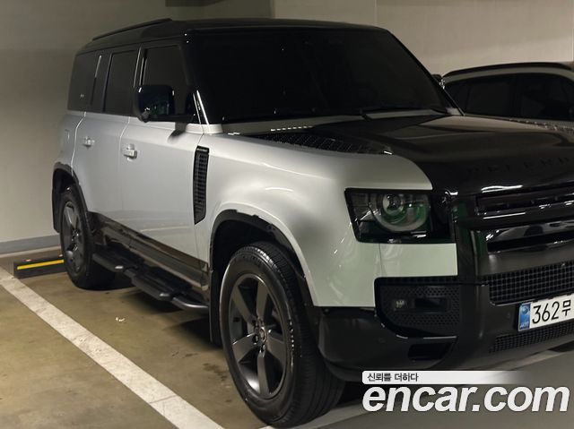 Land Rover Defender 110 D300 X-Dynamic HSE