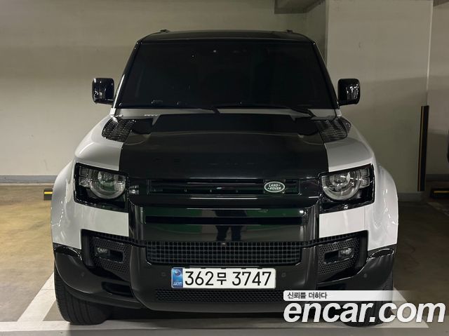 Land Rover Defender 110 D300 X-Dynamic HSE