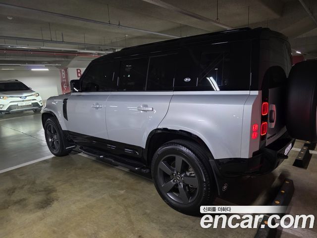 Land Rover Defender 110 D300 X-Dynamic HSE