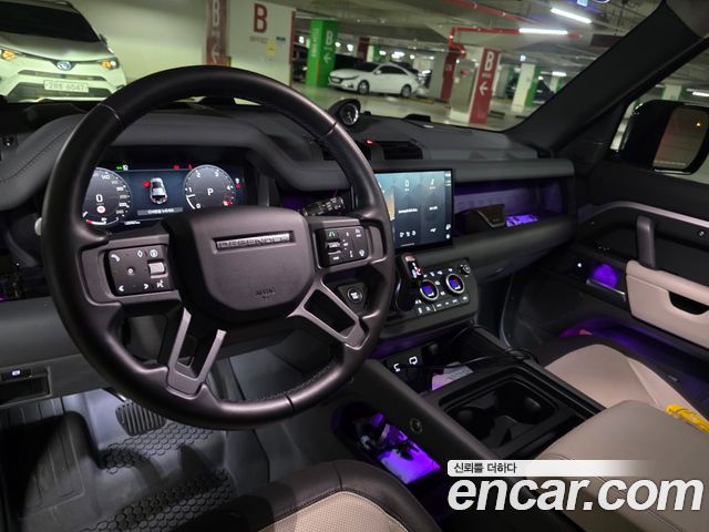 Land Rover Defender 110 D300 X-Dynamic HSE