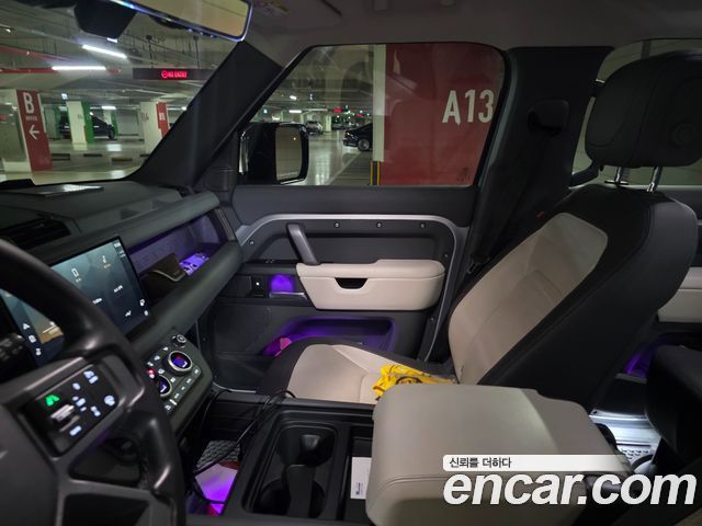 Land Rover Defender 110 D300 X-Dynamic HSE