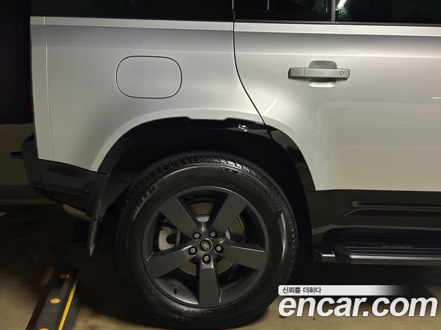 Land Rover Defender 110 D300 X-Dynamic HSE