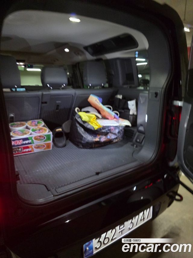 Land Rover Defender 110 D300 X-Dynamic HSE