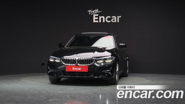 BMW 3-Series 320i Luxury