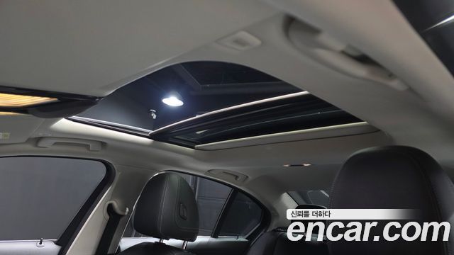 BMW 3-Series 320i Luxury
