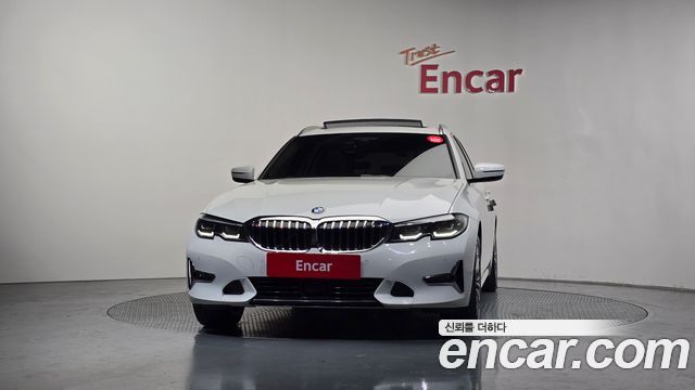 BMW 3-Series 320i Touring Luxury