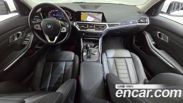 BMW 3-Series 320i Touring Luxury