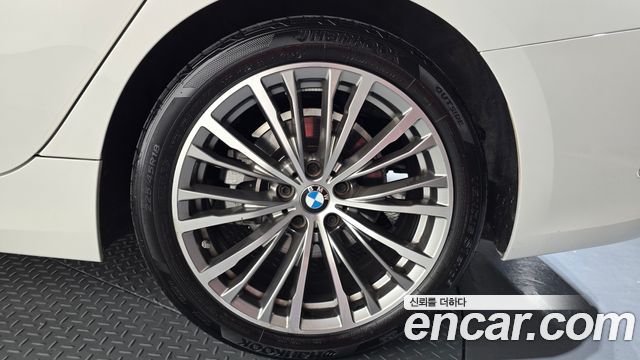 BMW 3-Series 320i Touring Luxury