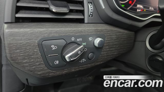 Audi A4 40 TFSI Premium