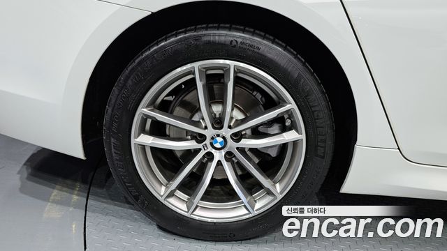 BMW 5-Series 520d xDrive M Sport Package Plus