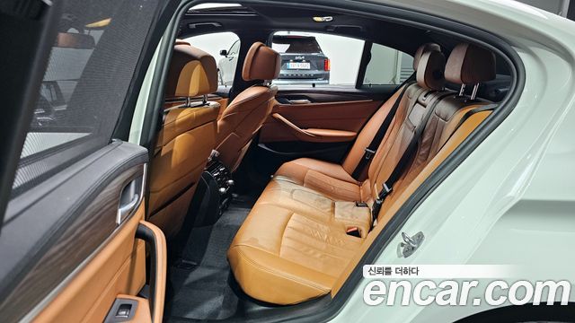 BMW 5-Series 520d xDrive M Sport Package Plus