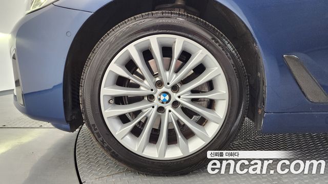 BMW 5-Series 523d Luxury