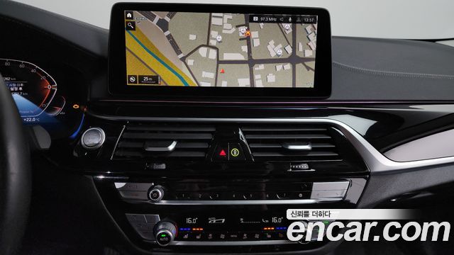 BMW 5-Series 523d Luxury