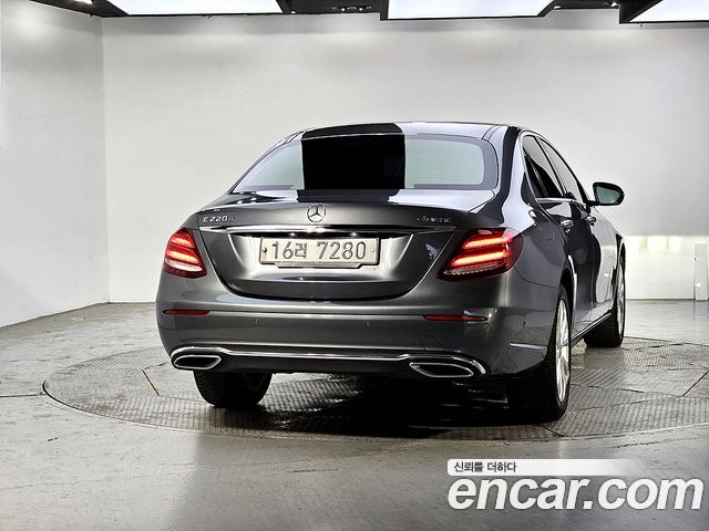 Mercedes-Benz E-Class E220d 4MATIC Exclusive