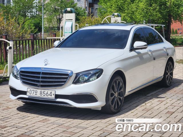 Mercedes-Benz E-Class E300 4MATIC Exclusive