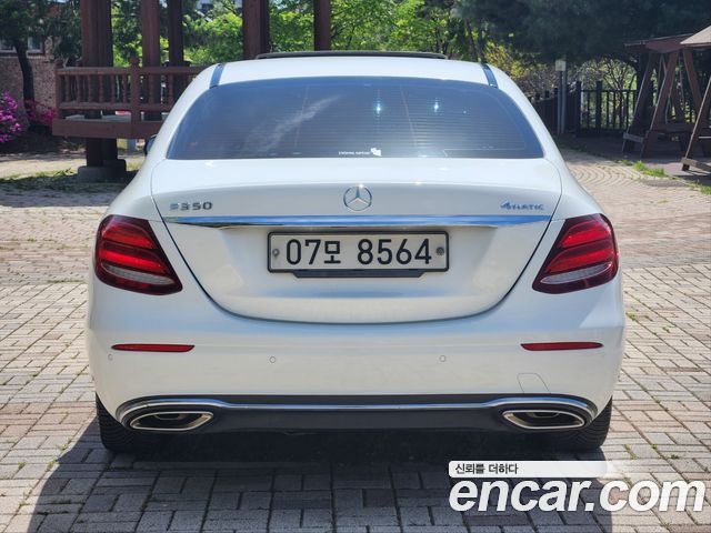 Mercedes-Benz E-Class E300 4MATIC Exclusive