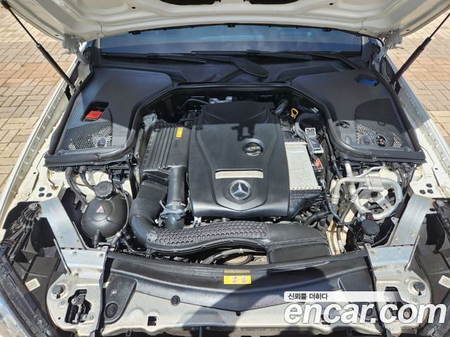 Mercedes-Benz E-Class E300 4MATIC Exclusive
