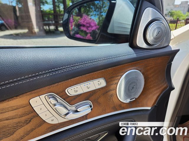 Mercedes-Benz E-Class E300 4MATIC Exclusive