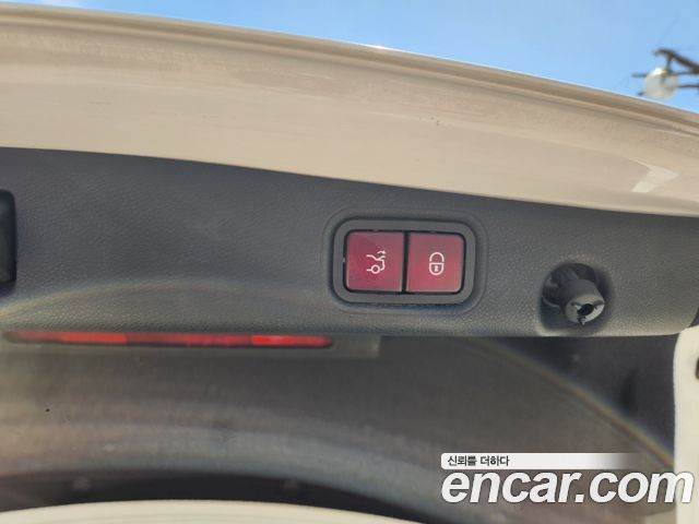 Mercedes-Benz E-Class E300 4MATIC Exclusive