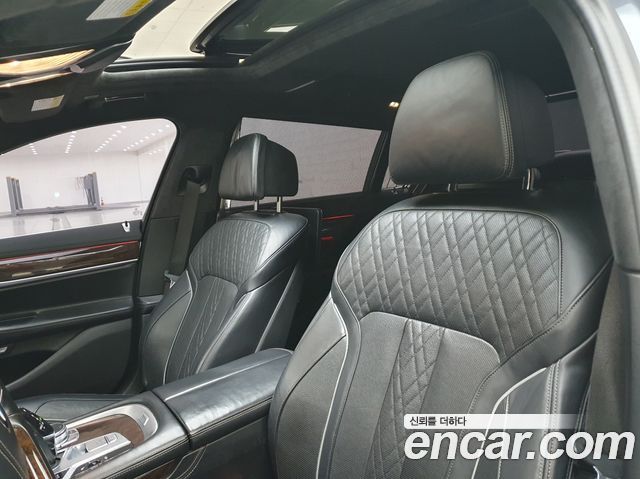 BMW 7-Series 750Li xDrive