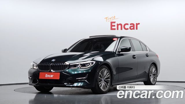 BMW 3-Series 320i Luxury
