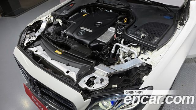 Mercedes-Benz E-Class E300 Avantgarde