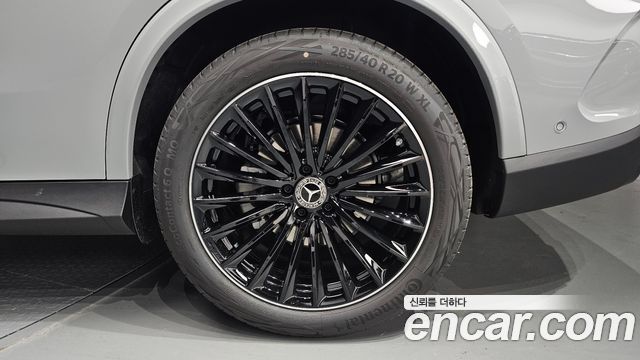 Mercedes-Benz GLC-Class GLC300 4MATIC AMG Line