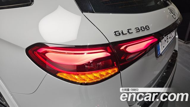 Mercedes-Benz GLC-Class GLC300 4MATIC AMG Line