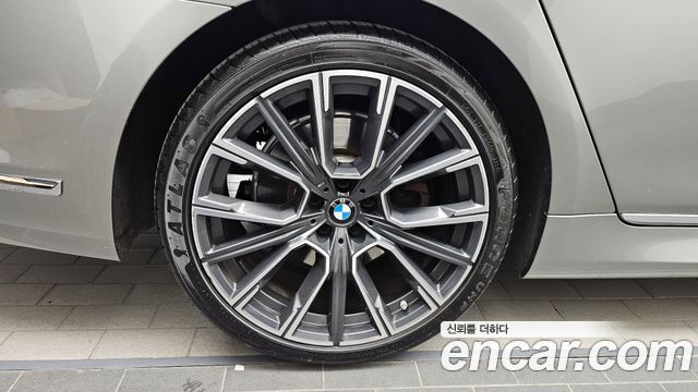 BMW 7-Series 730d xDrive M Sport