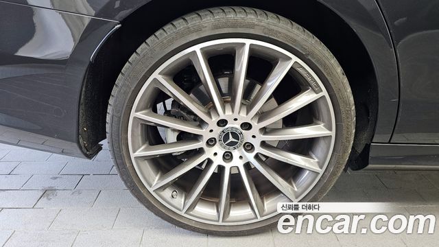 Mercedes-Benz E-Class E350 4MATIC AMG Line