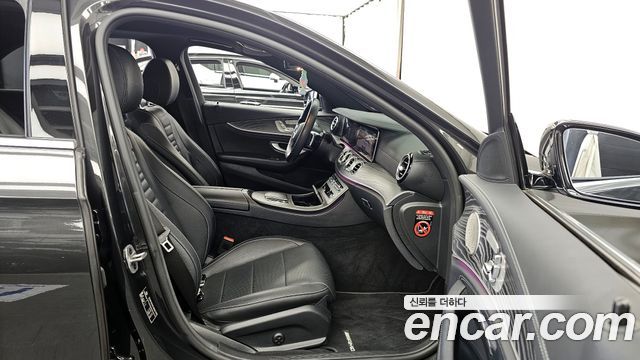 Mercedes-Benz E-Class E350 4MATIC AMG Line