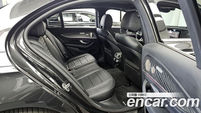 Mercedes-Benz E-Class E350 4MATIC AMG Line