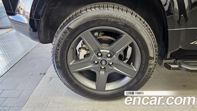 Land Rover Defender 110 P300 X-Dynamic SE
