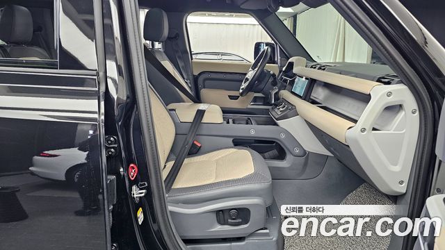 Land Rover Defender 110 P300 X-Dynamic SE
