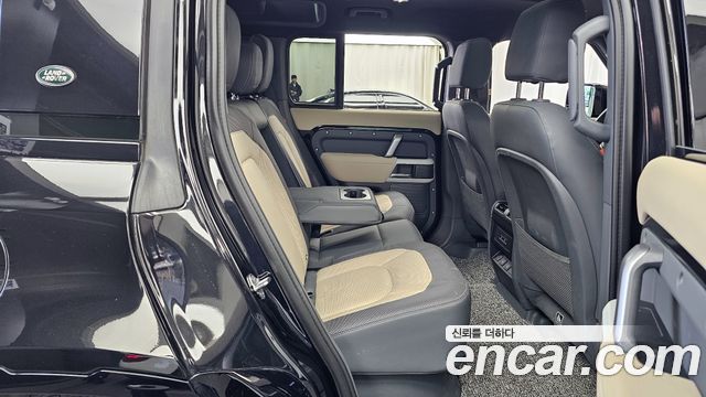 Land Rover Defender 110 P300 X-Dynamic SE