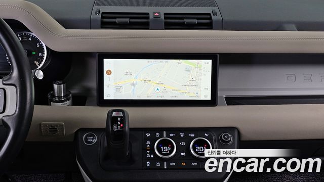 Land Rover Defender 110 P300 X-Dynamic SE